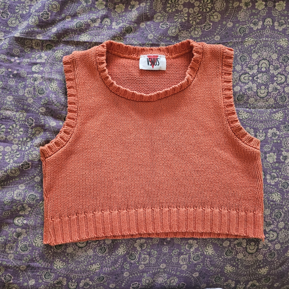 VENUS Vintage Knit Cropped Top